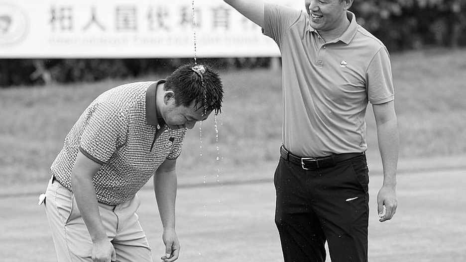Wentworth kể hai câu chuyện cùng lúc: Ryan Gerard dẫn đầu, Jon Rahm chạm đáy