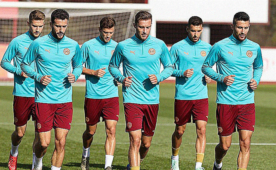 Kounde tập tễnh và bài toán sáu ngày của Flick: Khi Barcelona không còn quyền chọn
